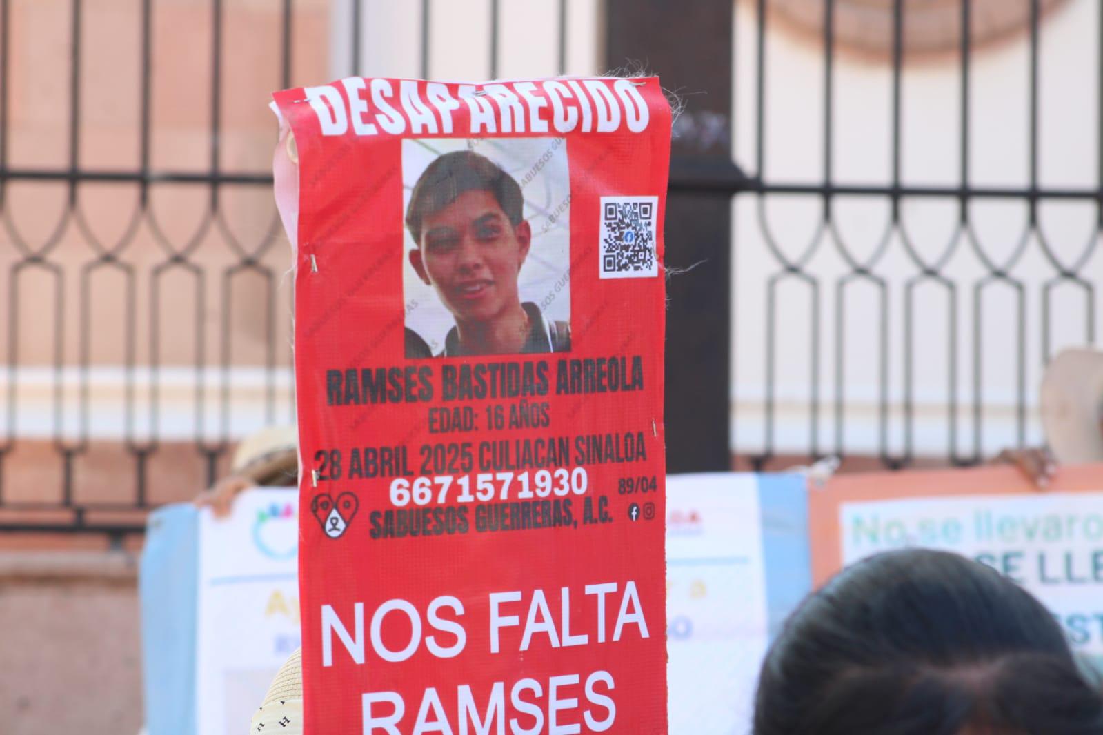 $!Marchan por los jóvenes Ramsés y Ricardo, a dos meses de su desaparición en Aguaruto, Culiacán