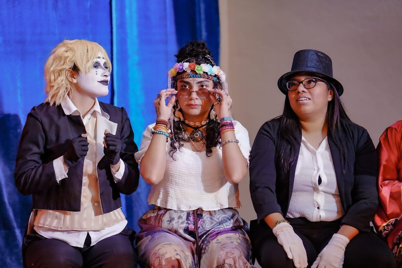 $!Alumnos del cuarto semestre de la carrera Técnica en Arte Teatral del Centro Municipal de las Artes concluyeron su curso en escena.