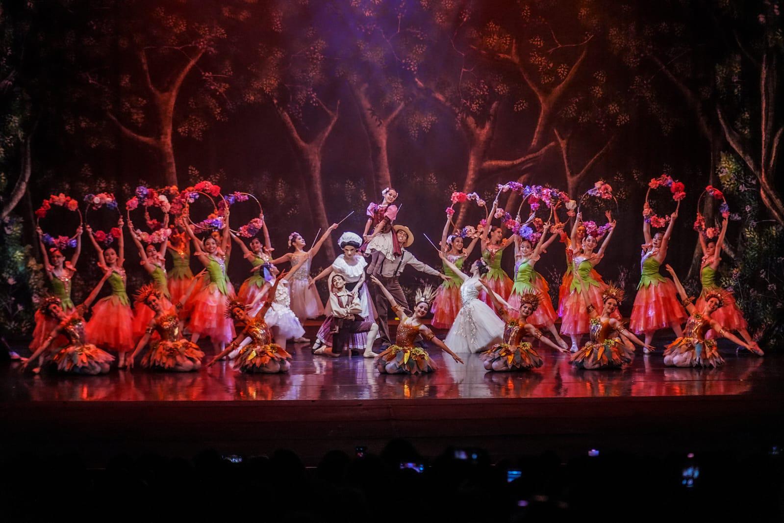 $!Con éxito se presentó en el Teatro Ángela Peralta la puesta en escena “Hänsel y Gretel”.