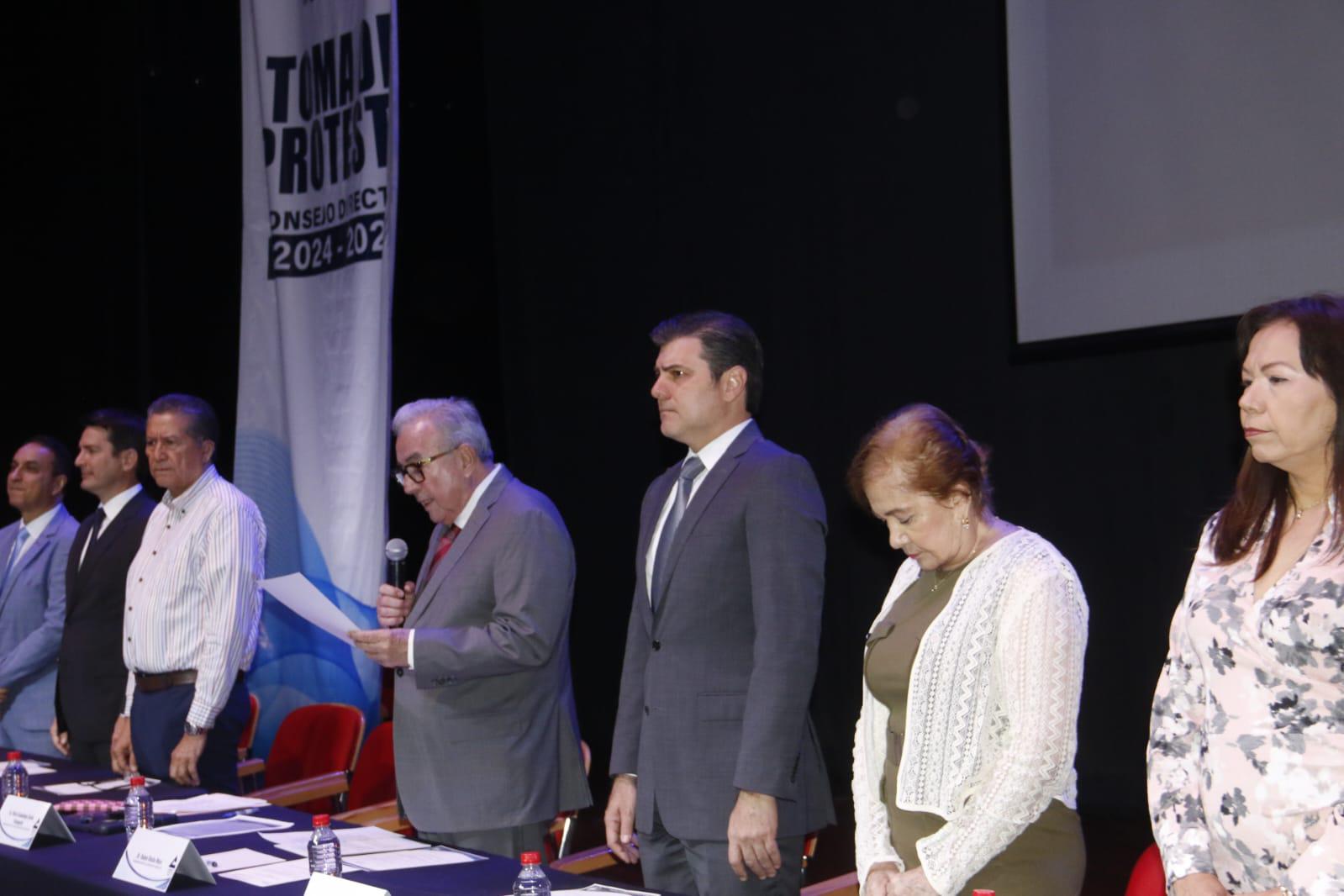 $!Gobernador de Sinaloa toma protesta a nueva presidenta de Canaco Culiacán