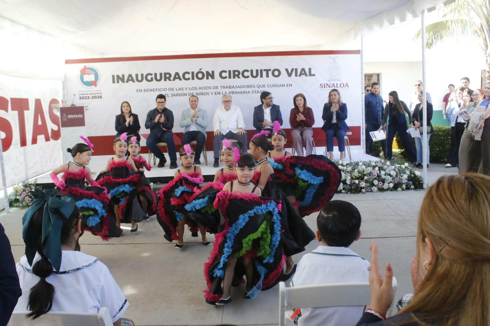 $!Inaugura Gobernador circuito vial en la Primaria STASE, en Culiacán