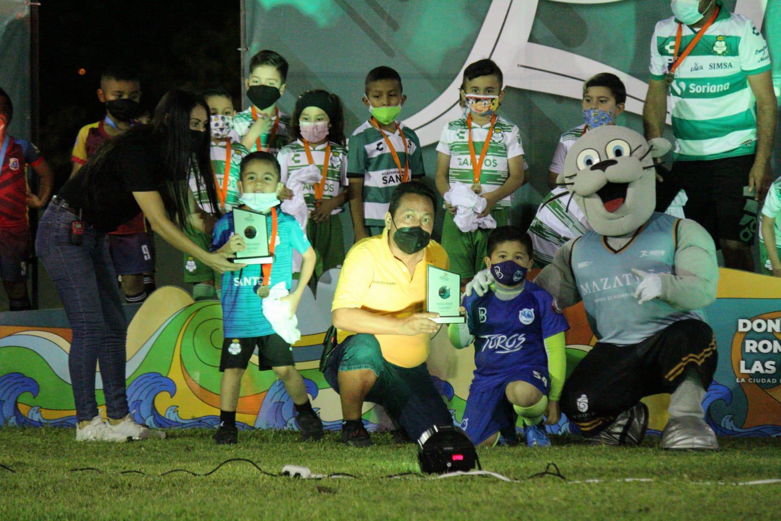 $!Liga Imdem de Futbol baja su telón con ceremonia de premiación