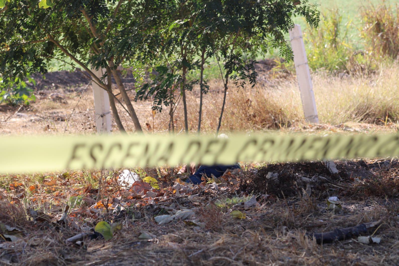 $!Hallan a dos hombres asesinados a balazos en la Costerita, al sur de Culiacán