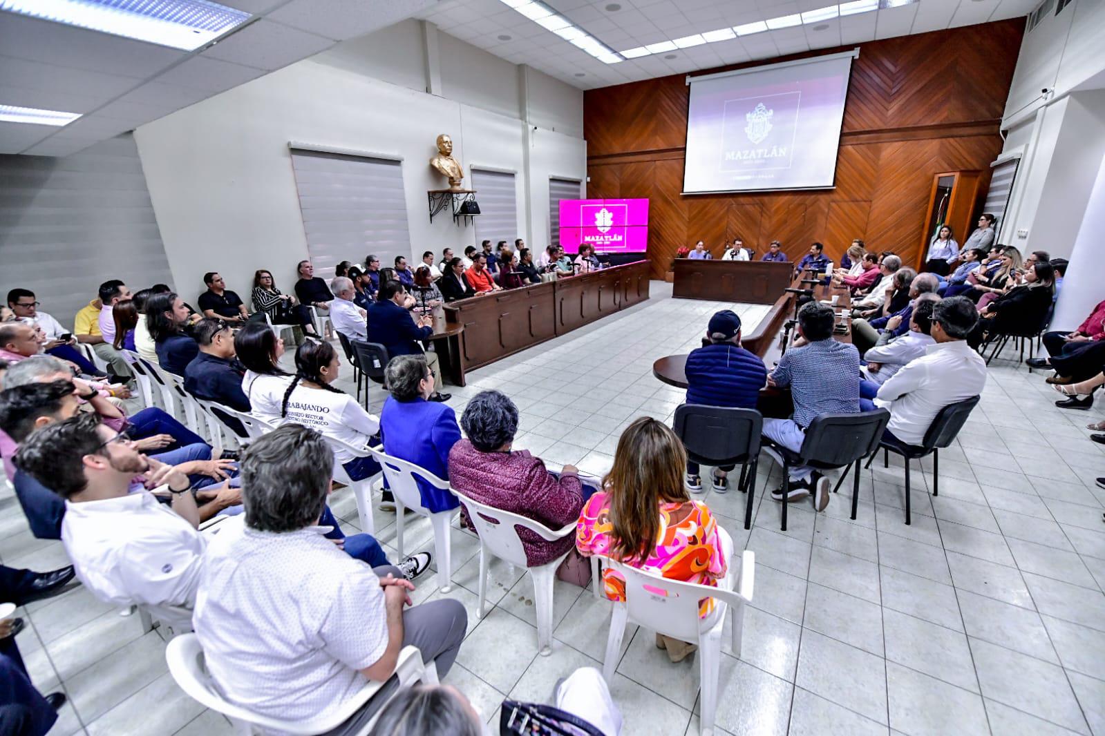 $!Pondrán límites a músicos en zona de playas, en Mazatlán