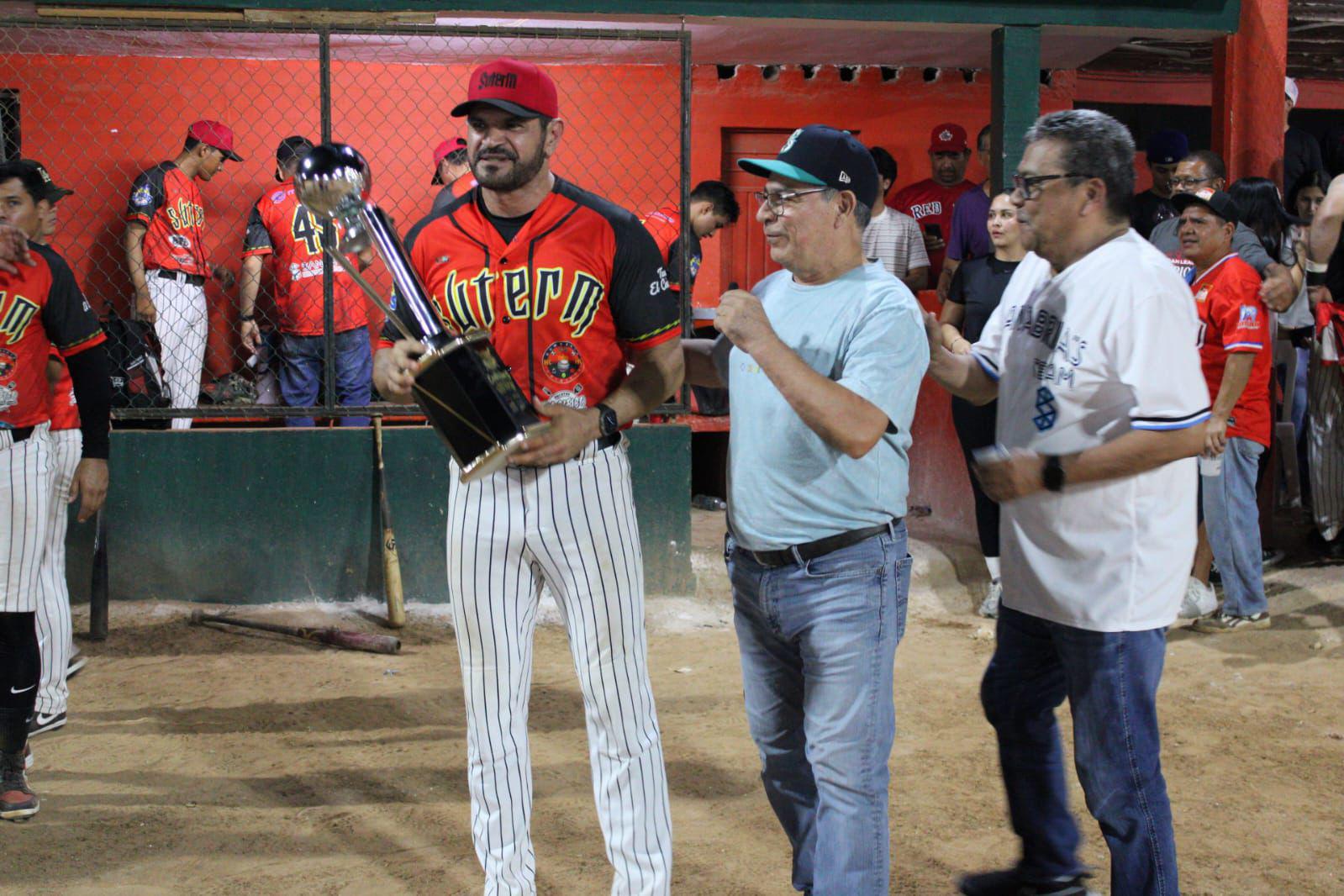 $!SUTERM conquista el tricampeonato en la Liga de Beisbol Clase Abierta