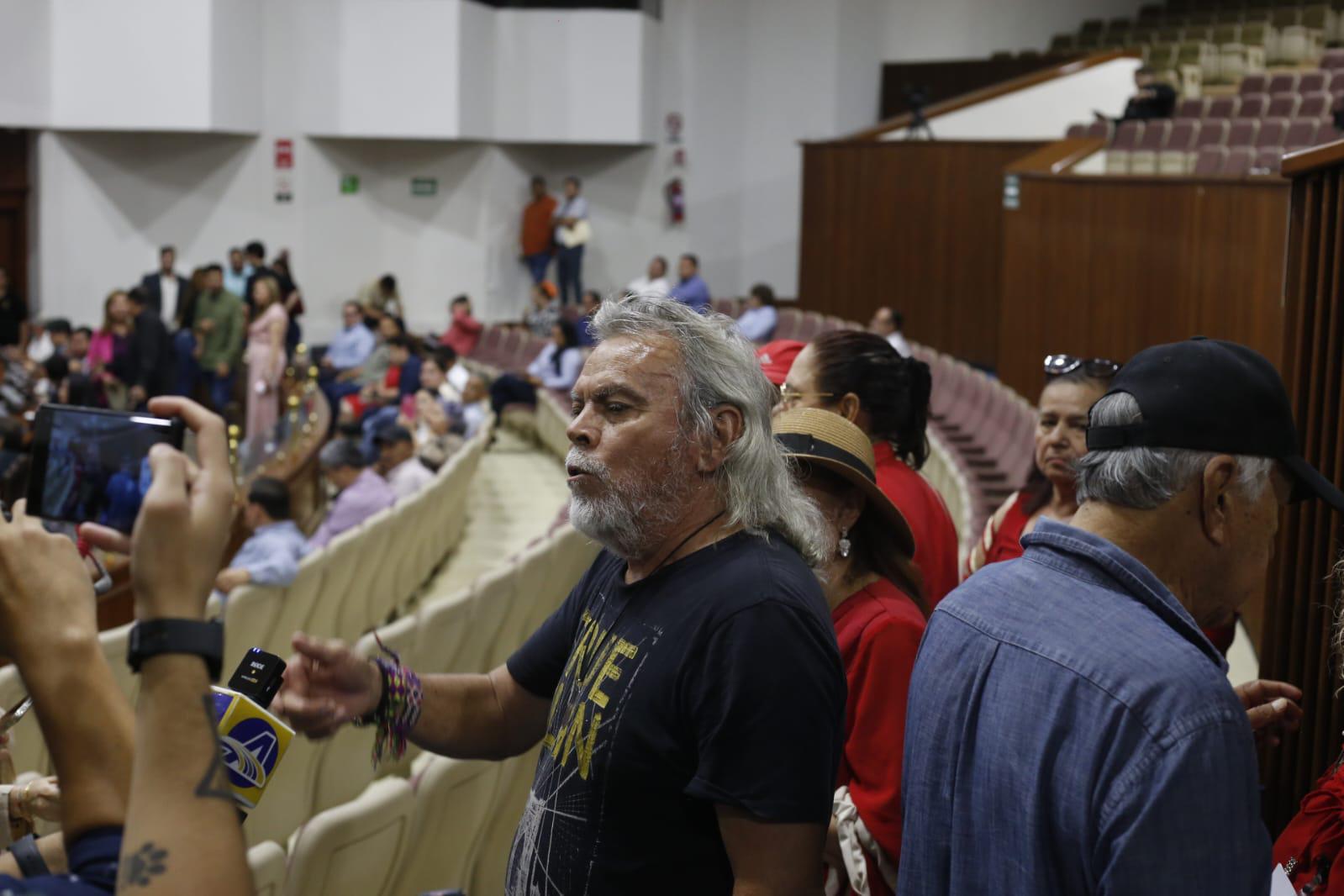 $!CNTE se manifiesta en el Congreso de Sinaloa como apoyo a movimiento nacional