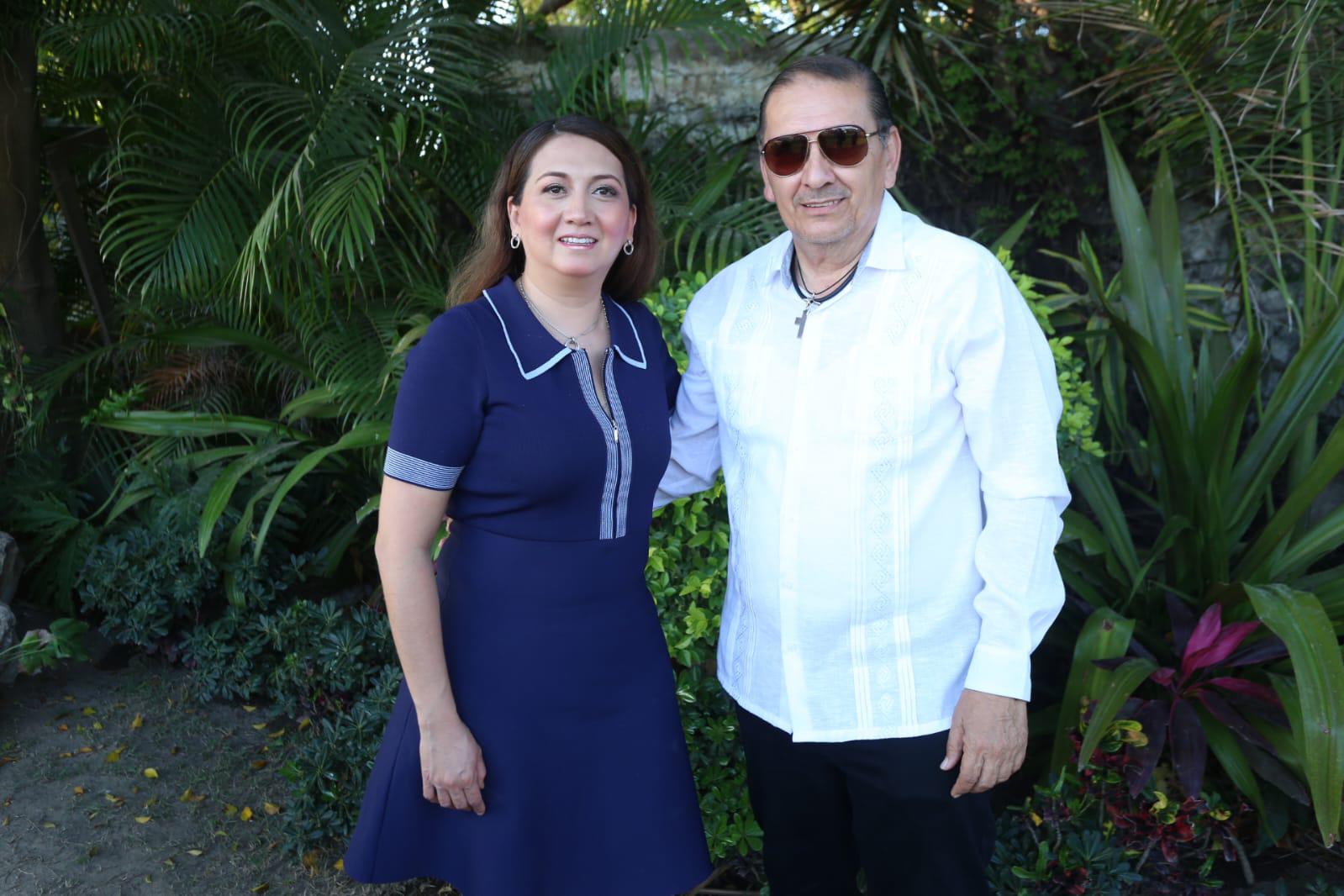 $!Los expositores Rocío Díaz y Óscar García.