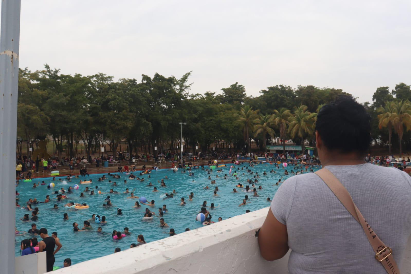 $!En Culiacán, familias buscan vacacionar cerca de sus hogares por inseguridad