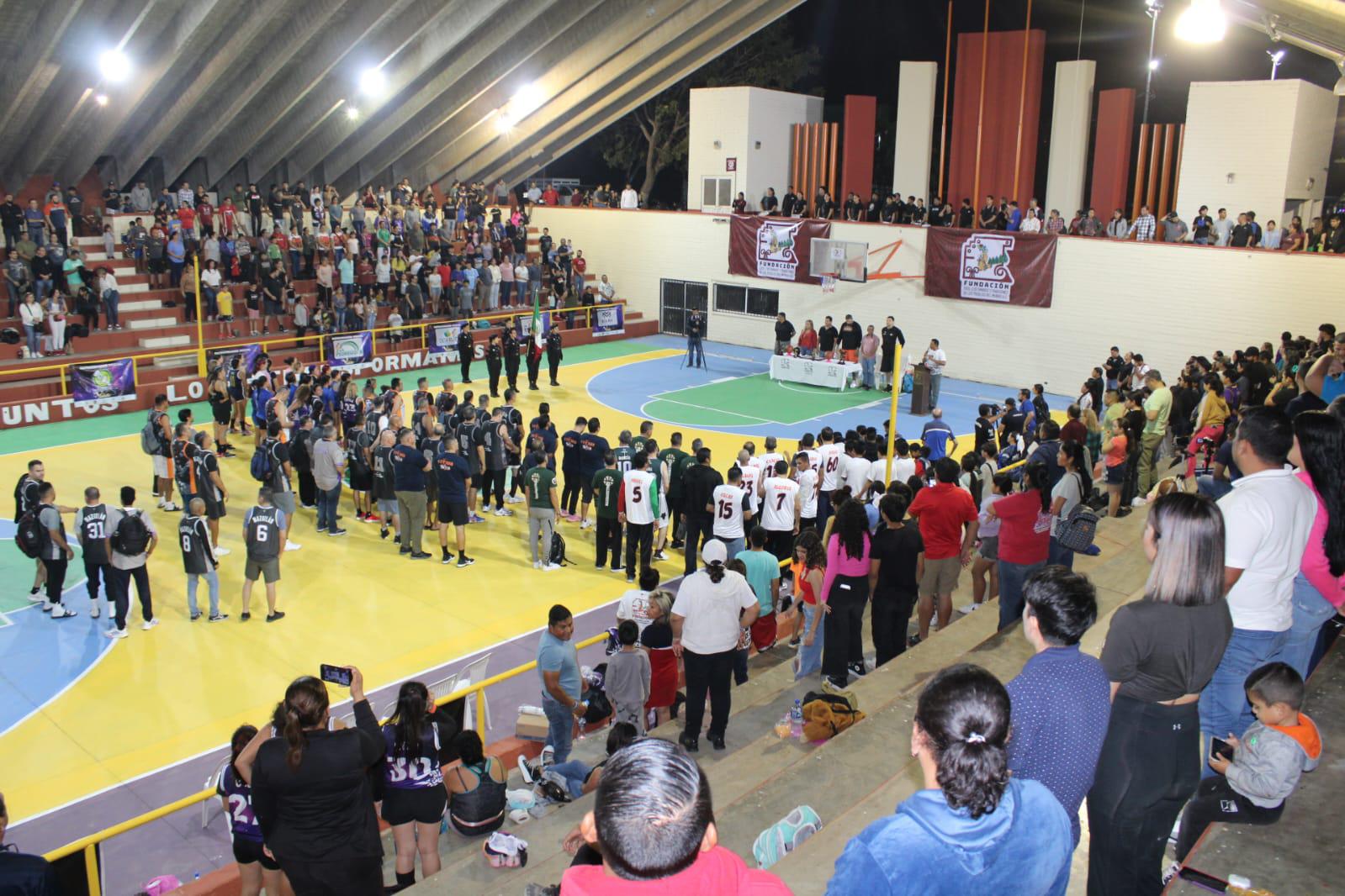 $!¡Profeta en su tierra! Inauguran en Rosario torneo de basquetbol con homenaje a Horacio Llamas