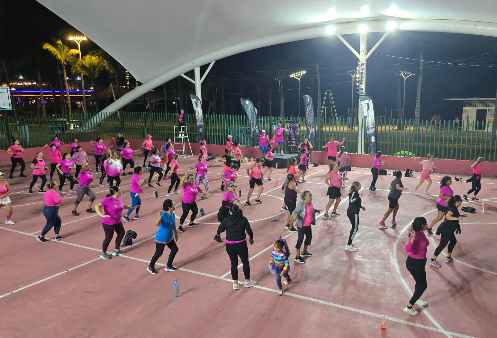 $!Celebran Chicos de Arranque 10 años de poner a bailar a los mazatlecos