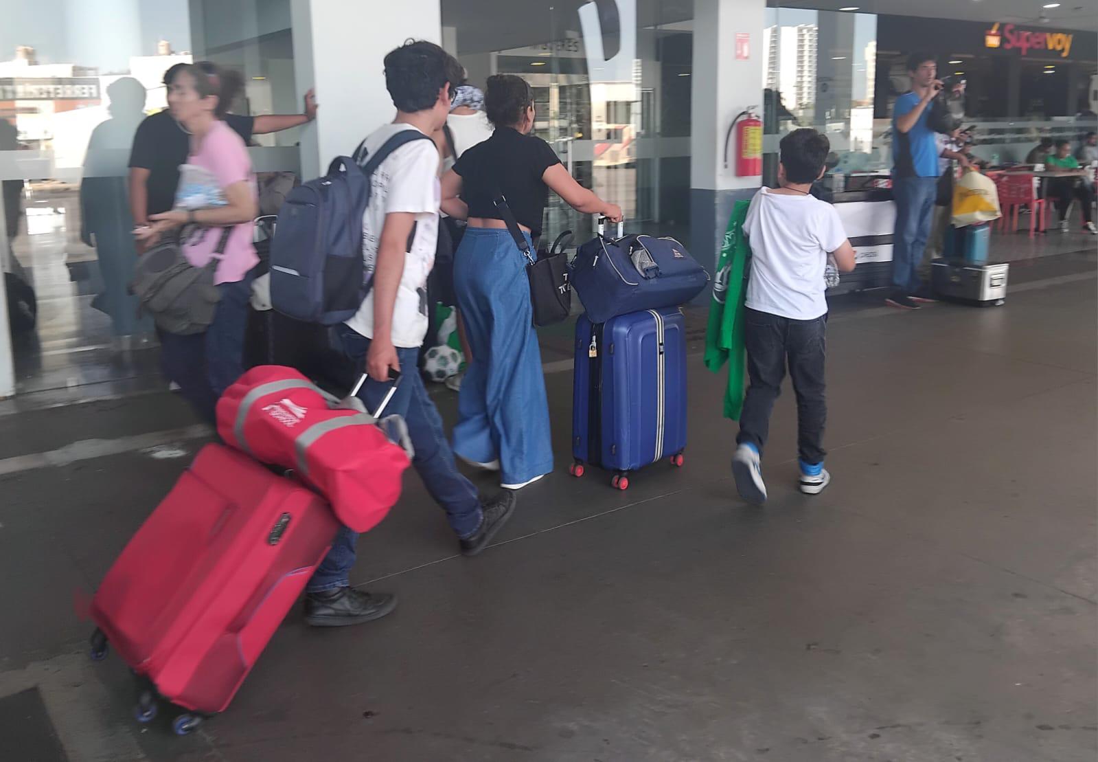 $!Repuntan visitantes por carretera en Mazatlán por puente del 1 de mayo