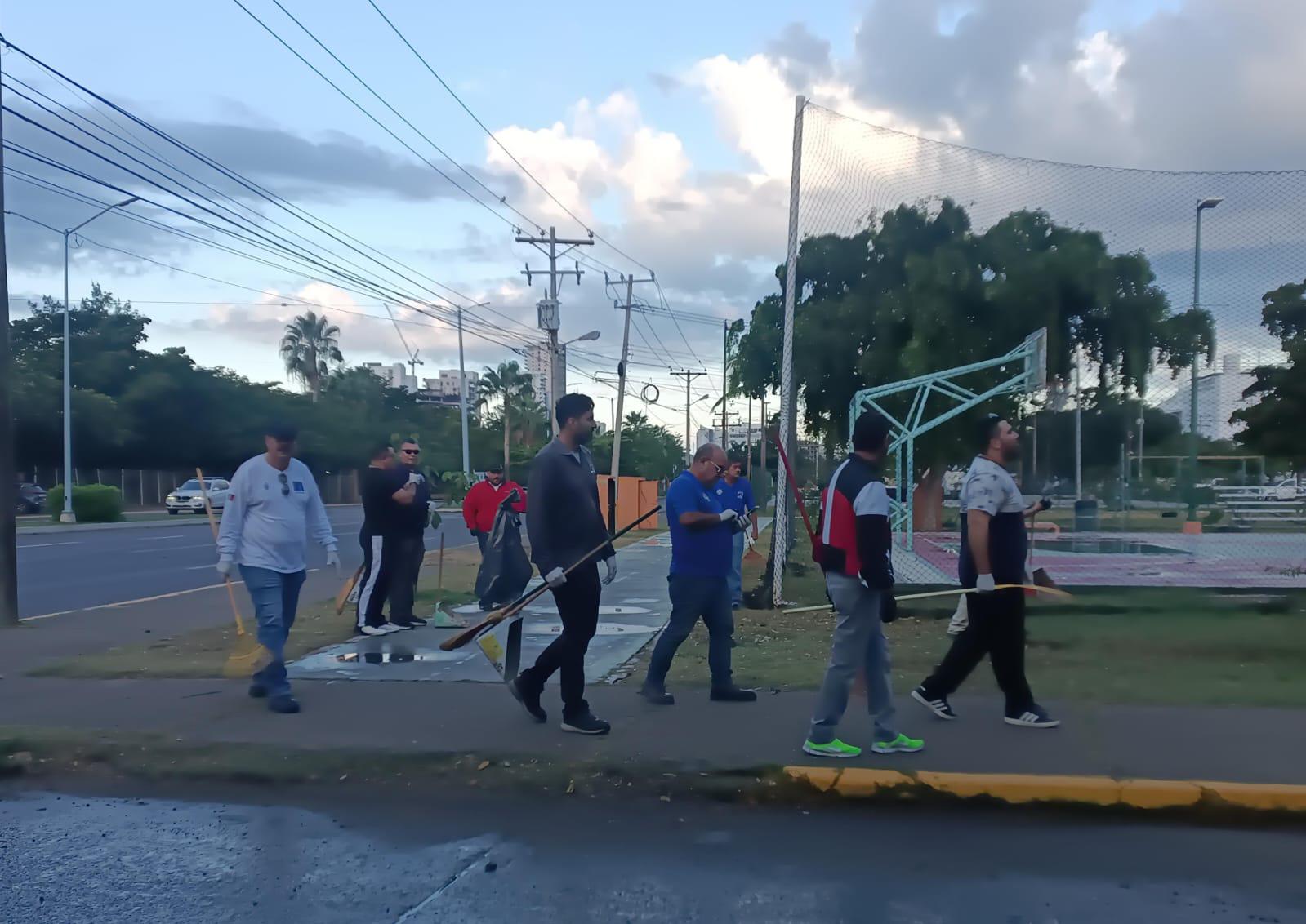 $!‘Mazatlán te quiero limpio’ recolecta 35 m³ de desechos en el Fraccionamiento Estadio
