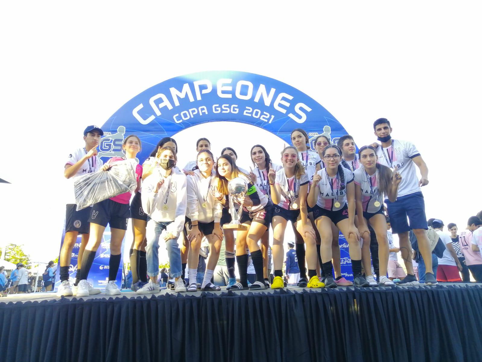 $!Dos categorías femeniles se disputaron este año.