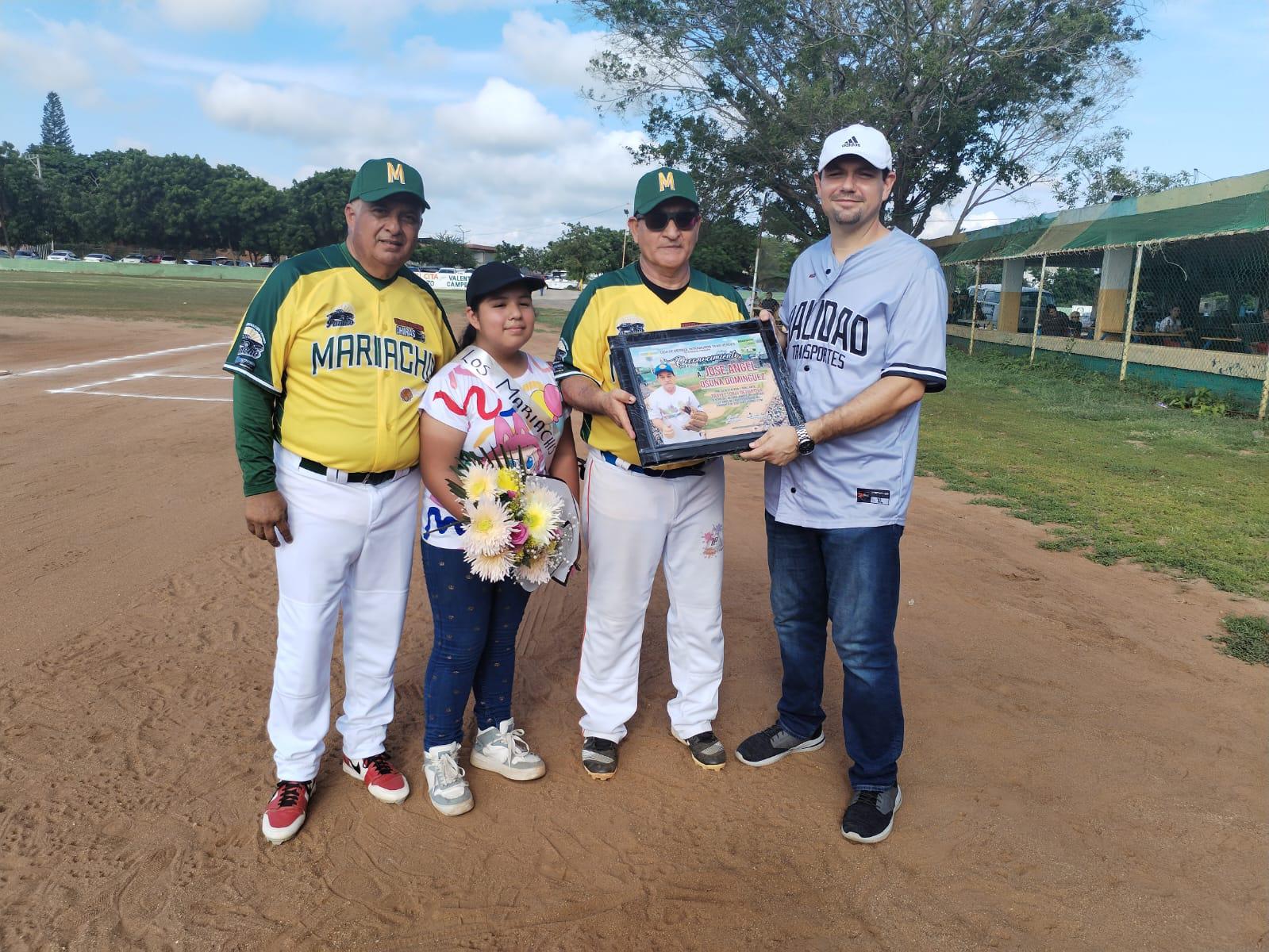 $!Cantan playball en Liga de Beisbol Taxis Verdes, en Polluelos