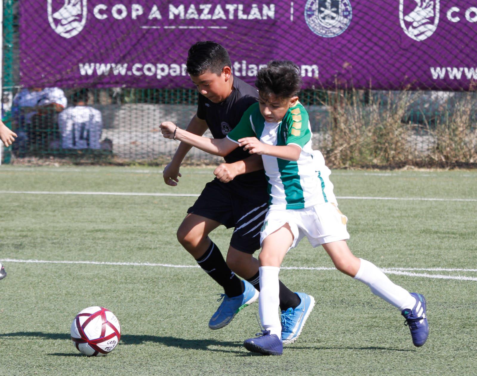 $!Cañoneros tienen buen arranque en la Copa Mazatlán de Futbol 7 2021