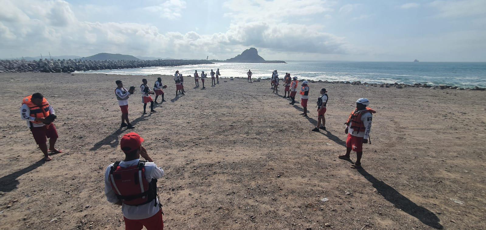 $!Ante las vacaciones y lluvias; elementos de salvavidas se actualizan en técnicas de rescate en aguas rápidas