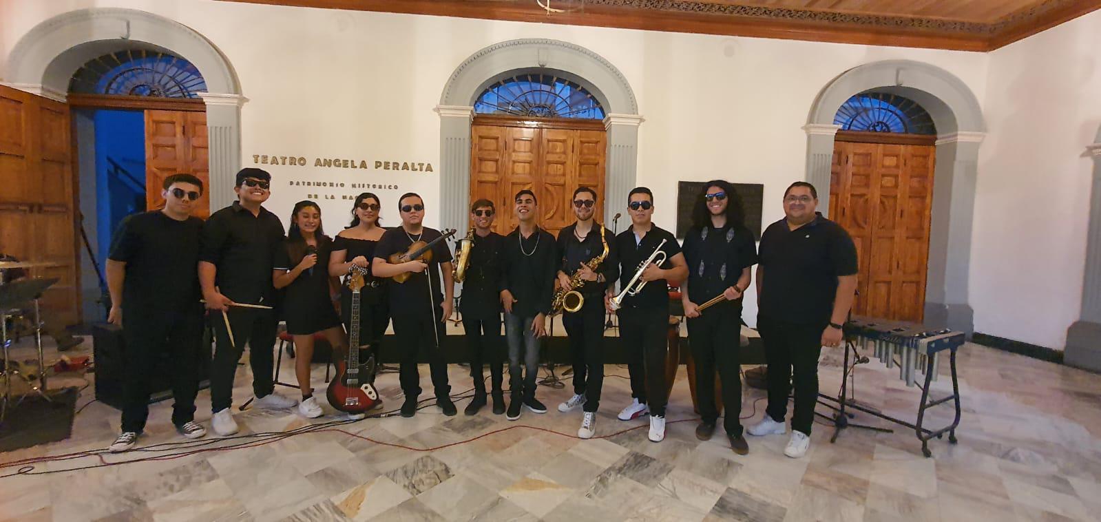 $!La Banda de Jazz está integrada por 10 alumnos de primero y tercer año de la Licenciatura en Música.