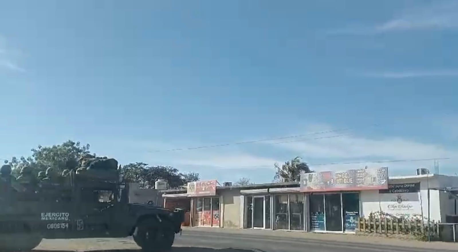 $!Abandonan policías y militares los barrios y calles por donde se dieron las privaciones de las familias