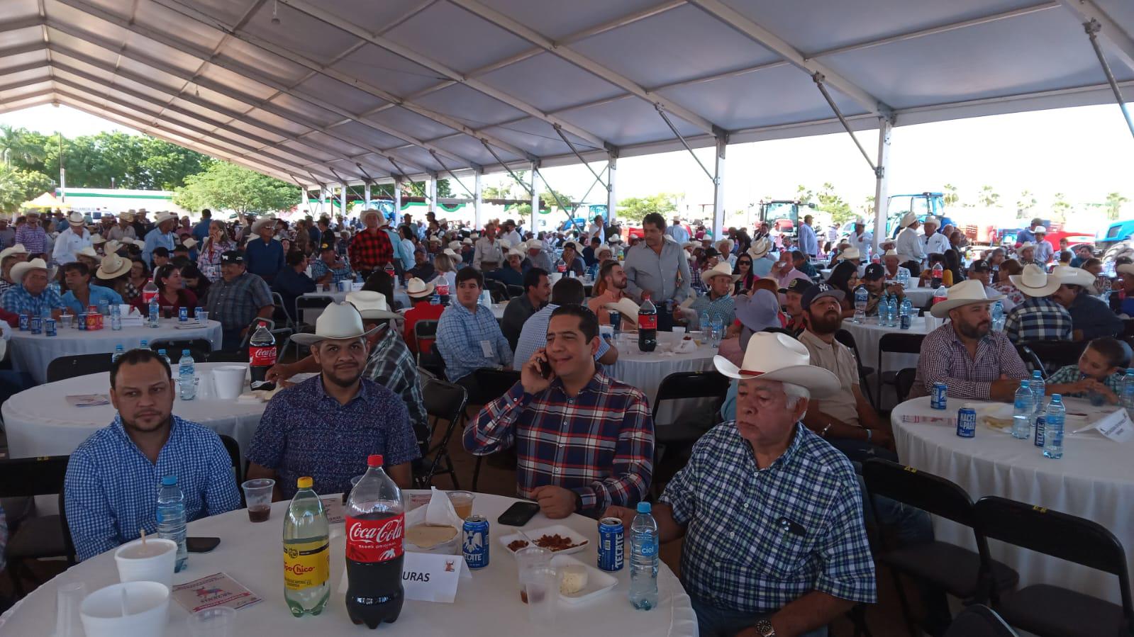 $!Celebran Día del Ganadero al son de la tambora en Culiacán