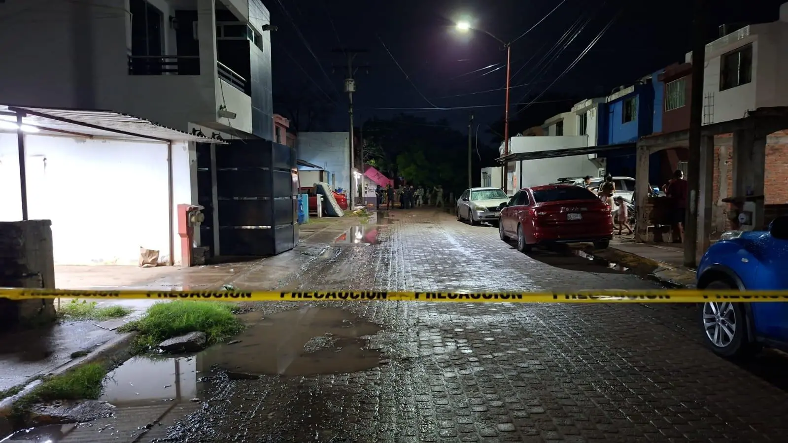 $!Asesinan a balazos a conductor de una camioneta en la Nuevo Milenio, en Mazatlán