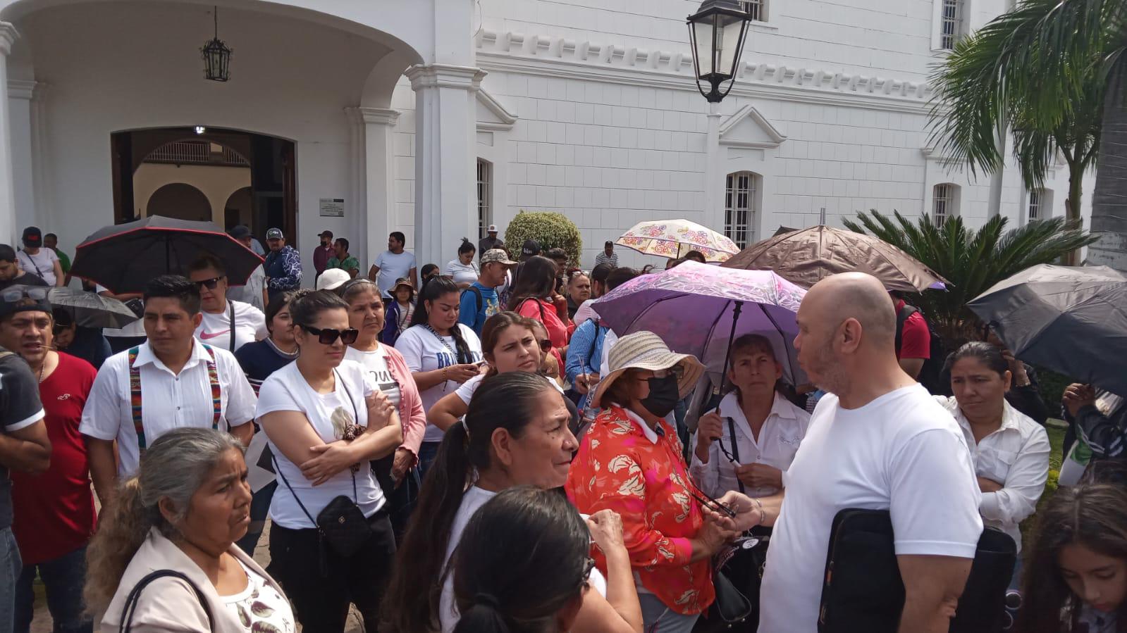 $!Se manifiestan en el Ayuntamiento de Culiacán en reclamo de vivienda