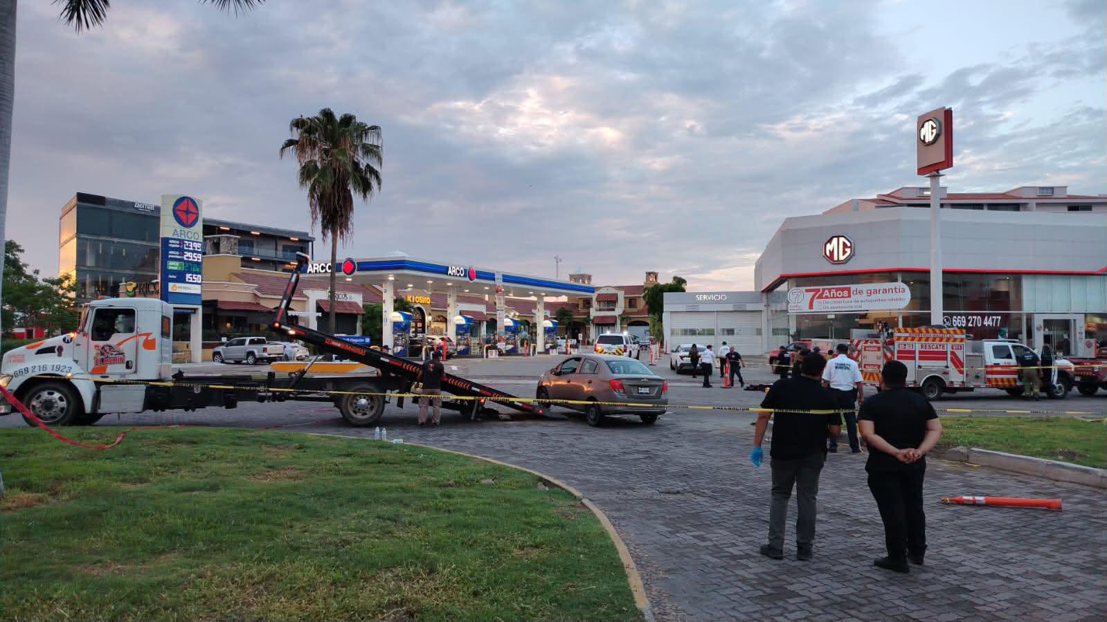 $!Volcadura en La Marina Mazatlán deja una mujer sin vida y dos lesionadas