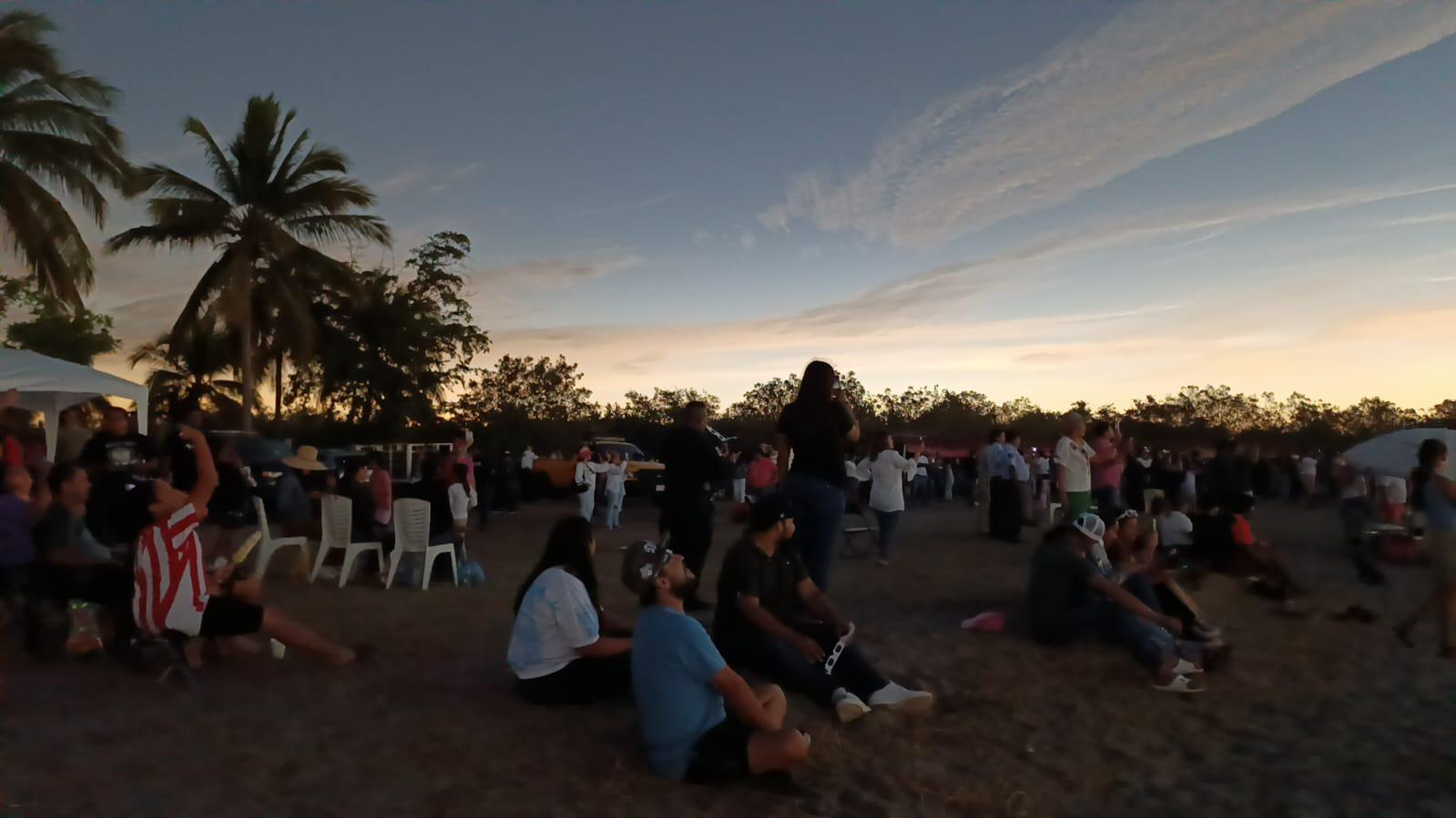 $!Gran trabajo el realizado para observar el Eclipse Solar en Escuinapa: Alcaldesa