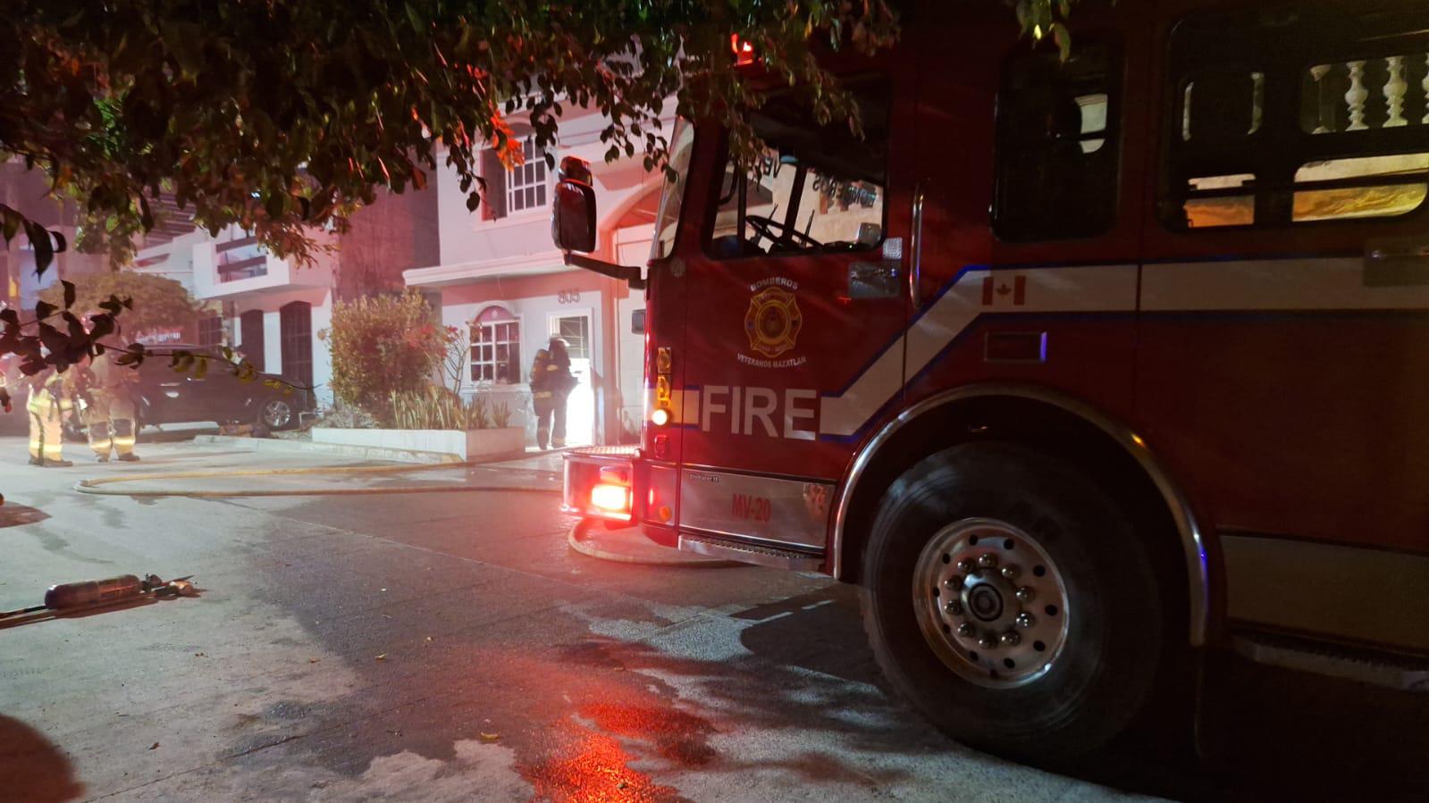 $!Se incendia vivienda en la colonia Sánchez Celis en Mazatlán