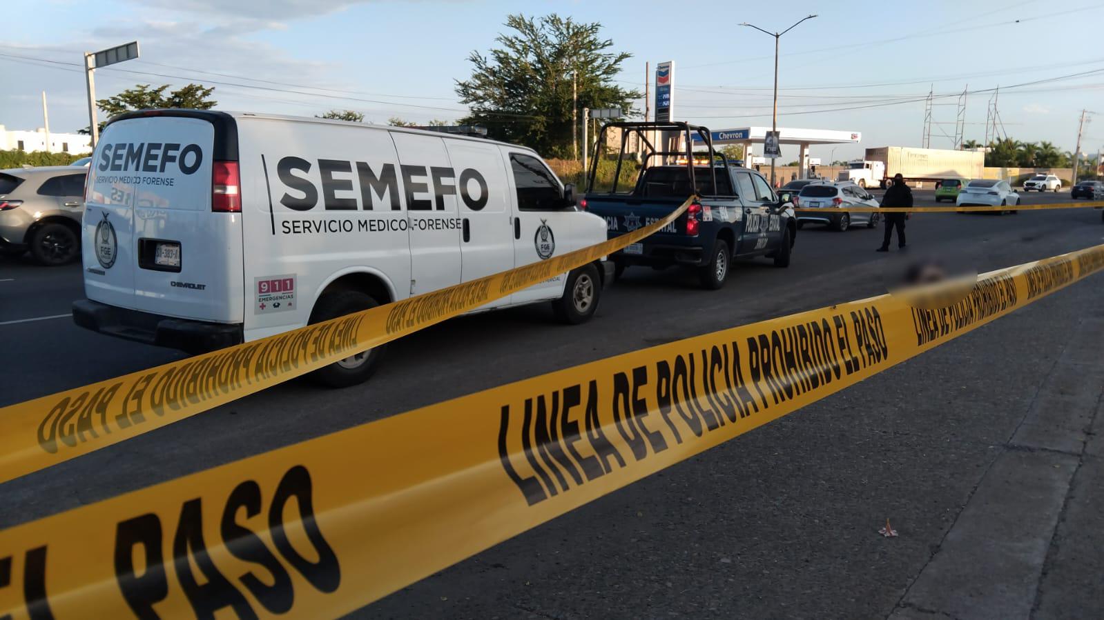 Amanece Culiacán con un hombre asesinado sobre el bulevar Pedro Infante $!Amanece Culiacán con un hombre asesinado sobre el bulevar Pedro Infante