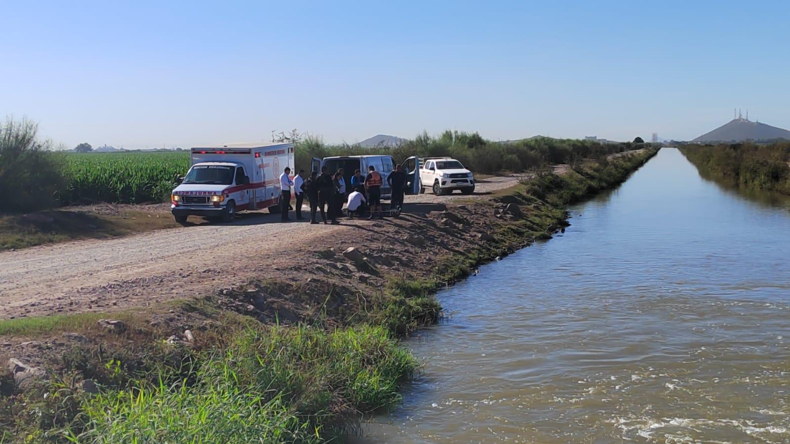 $!Localizan cuerpo de un hombre flotando dentro de las aguas de un canal de riego en Ahome
