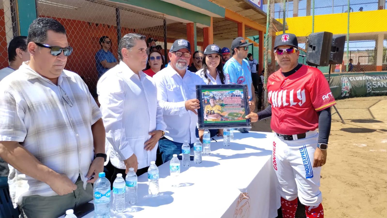 $!¡Triple play! Inauguran temporada 49 de Liga Burócrata Federal