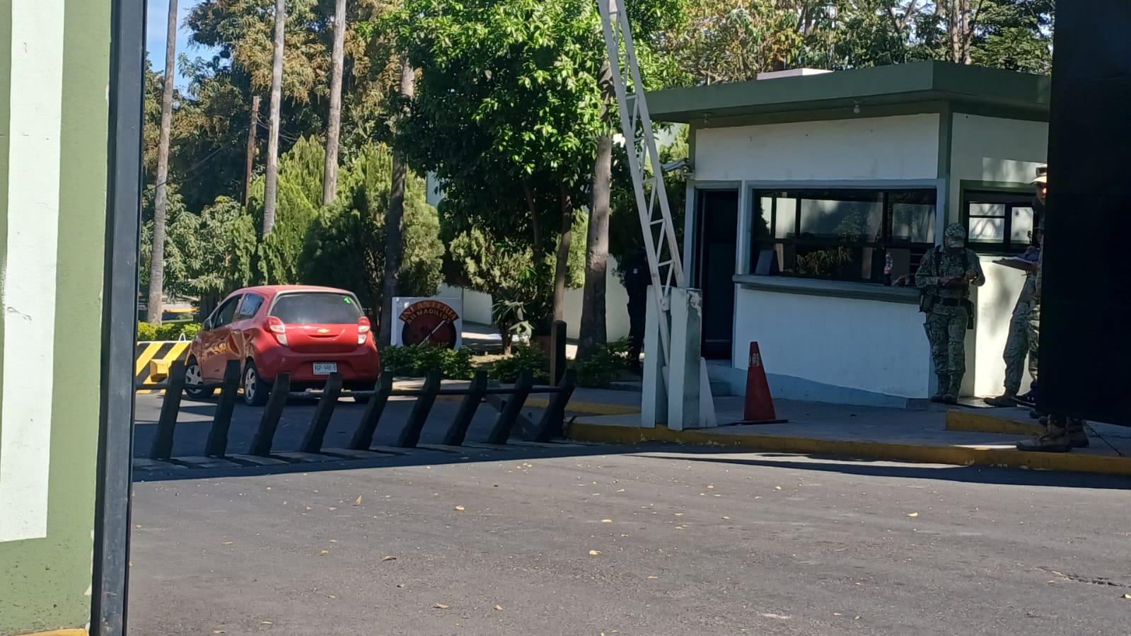 $!Balean un vehículo y lo resguardan en la Novena Zona Militar de Culiacán