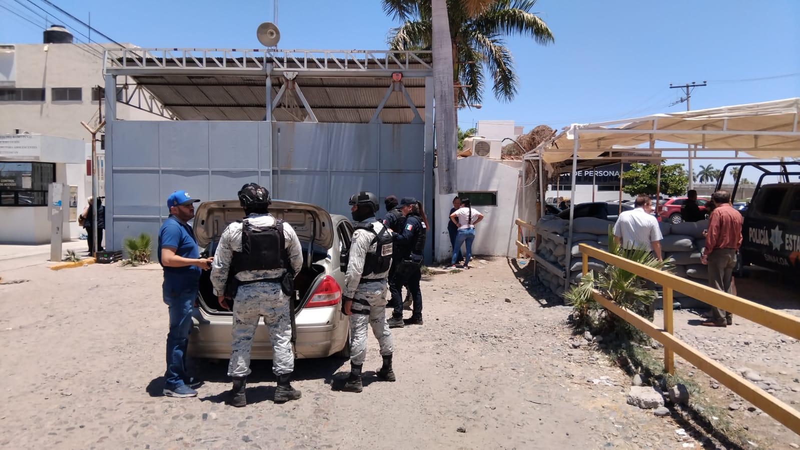 $!‘Solo queremos saber si están bien’: familiares reclaman falta de información en penal de Aguaruto