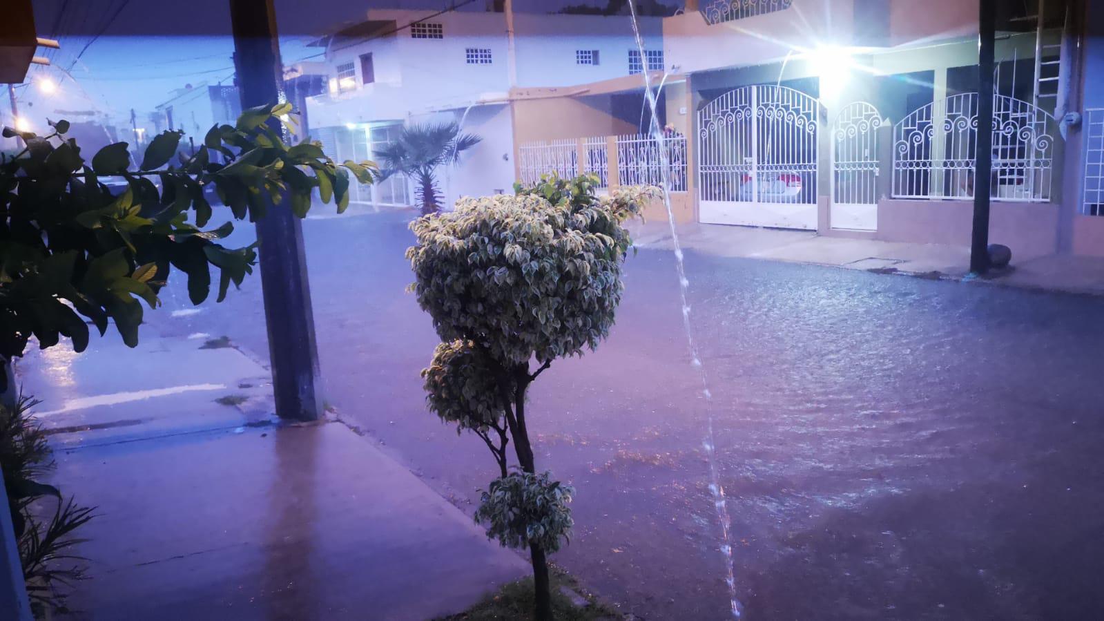$!Tormenta tropical Madeline genera lluvias y apagones en Mazatlán