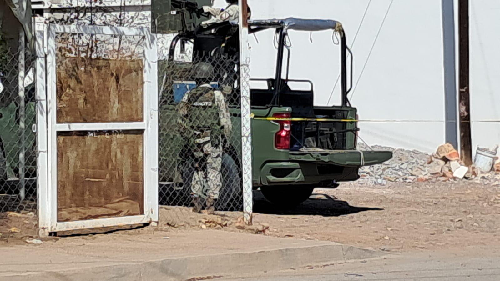 $!Ataque a vivienda moviliza a corporaciones en la colonia Adolfo López Mateos, en Culiacán