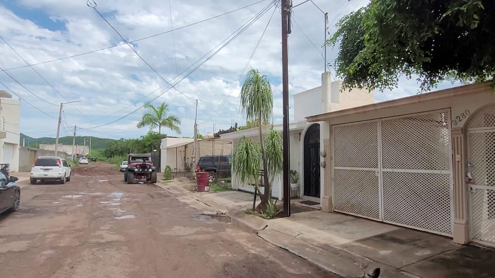 $!Hace 13 años que padecen fallas eléctricas en Villa Fontana, en Culiacán, por un transformador insuficiente