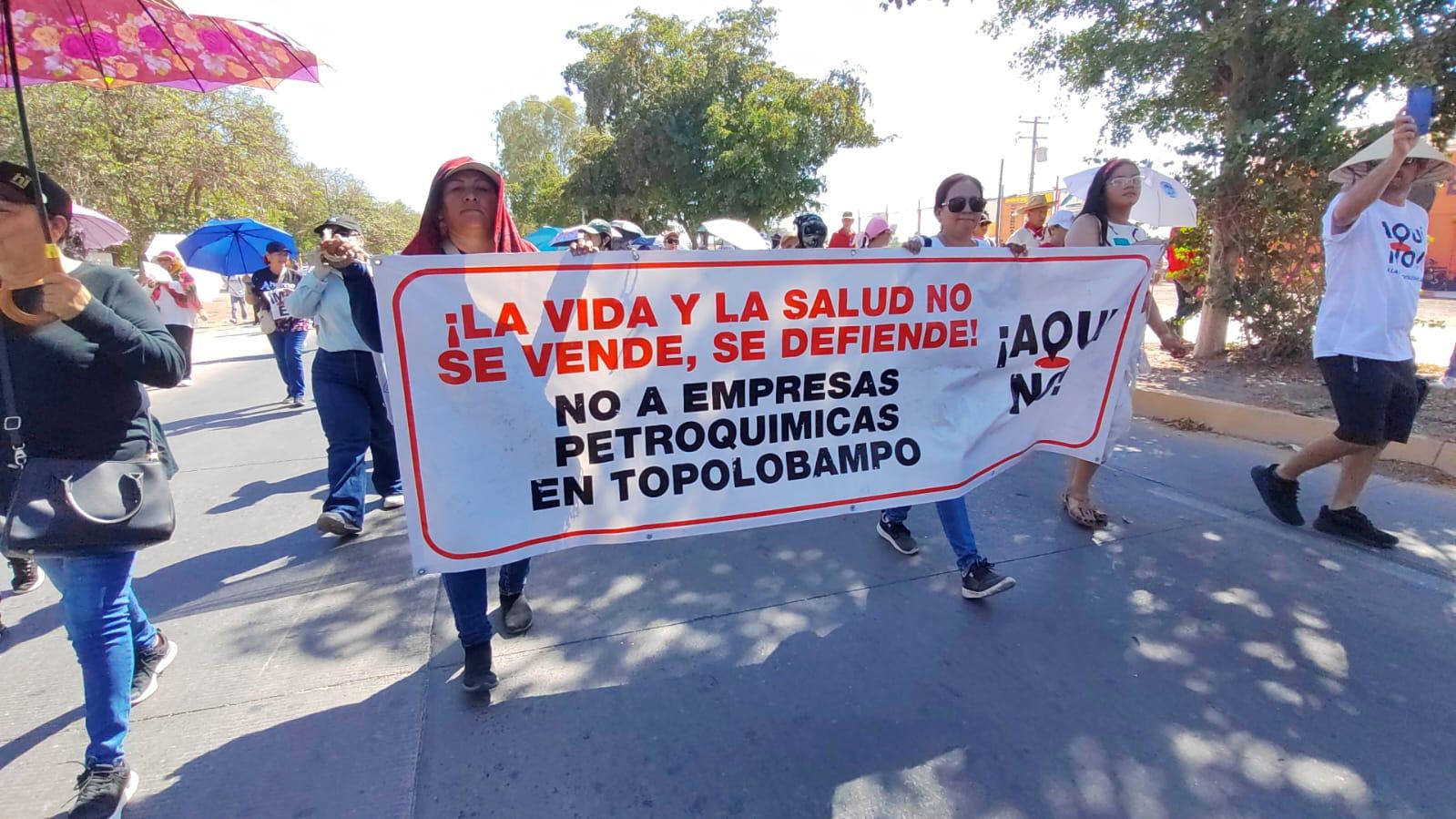 $!Los Mochis se manifiesta y dice ‘¡Aquí No!’ a la planta de amoniaco en Ohuira