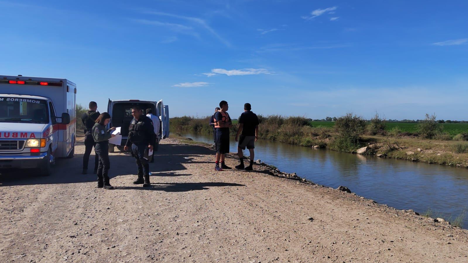 $!Localizan cuerpo de un hombre flotando dentro de las aguas de un canal de riego en Ahome