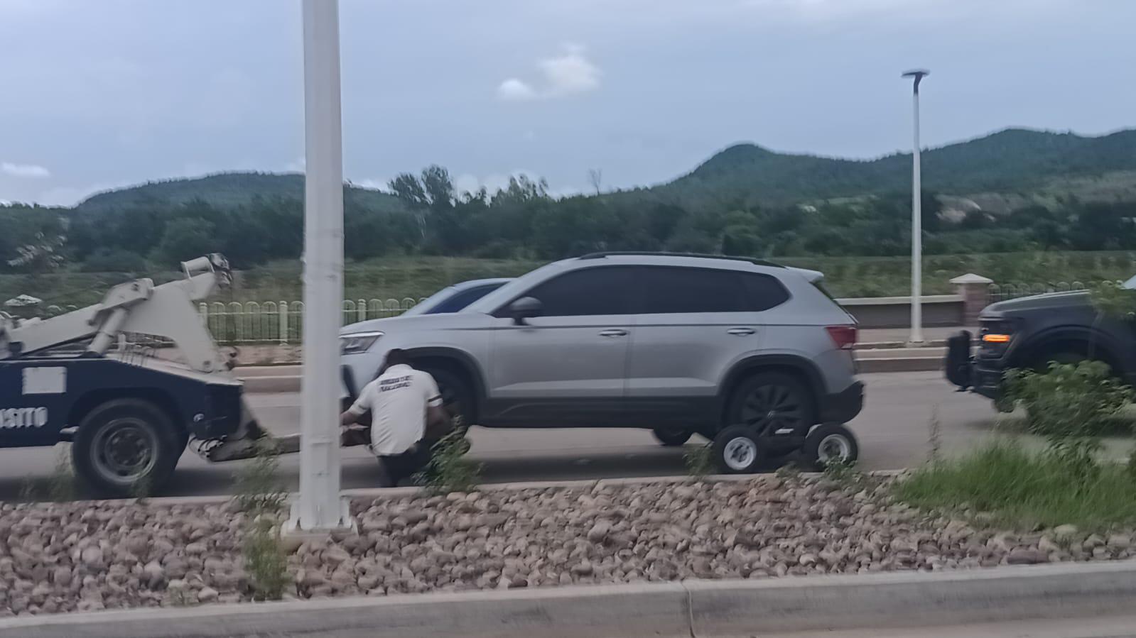 $!Persecución y balacera en Culiacán deja un herido y vehículo asegurado