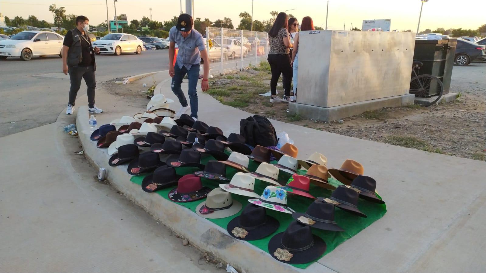 $!Todo listo para el concierto de Christian Nodal; mujeres, la mayor parte de asistentes