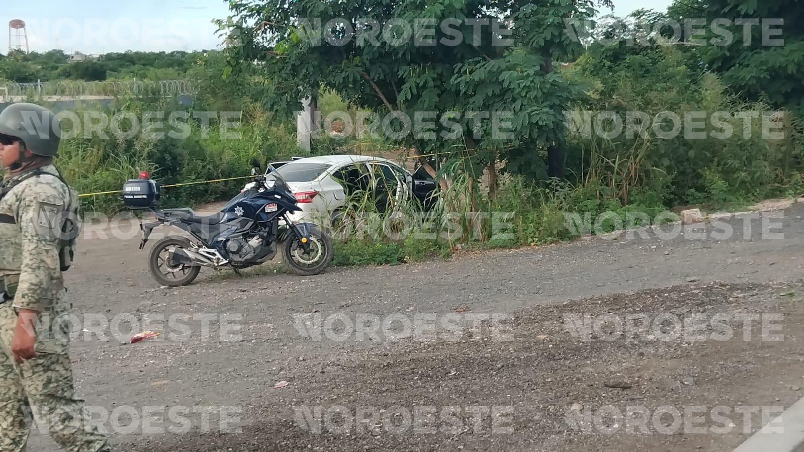 $!Atacan a policías municipales en Mazatlán cerca del entronque al aeropuerto