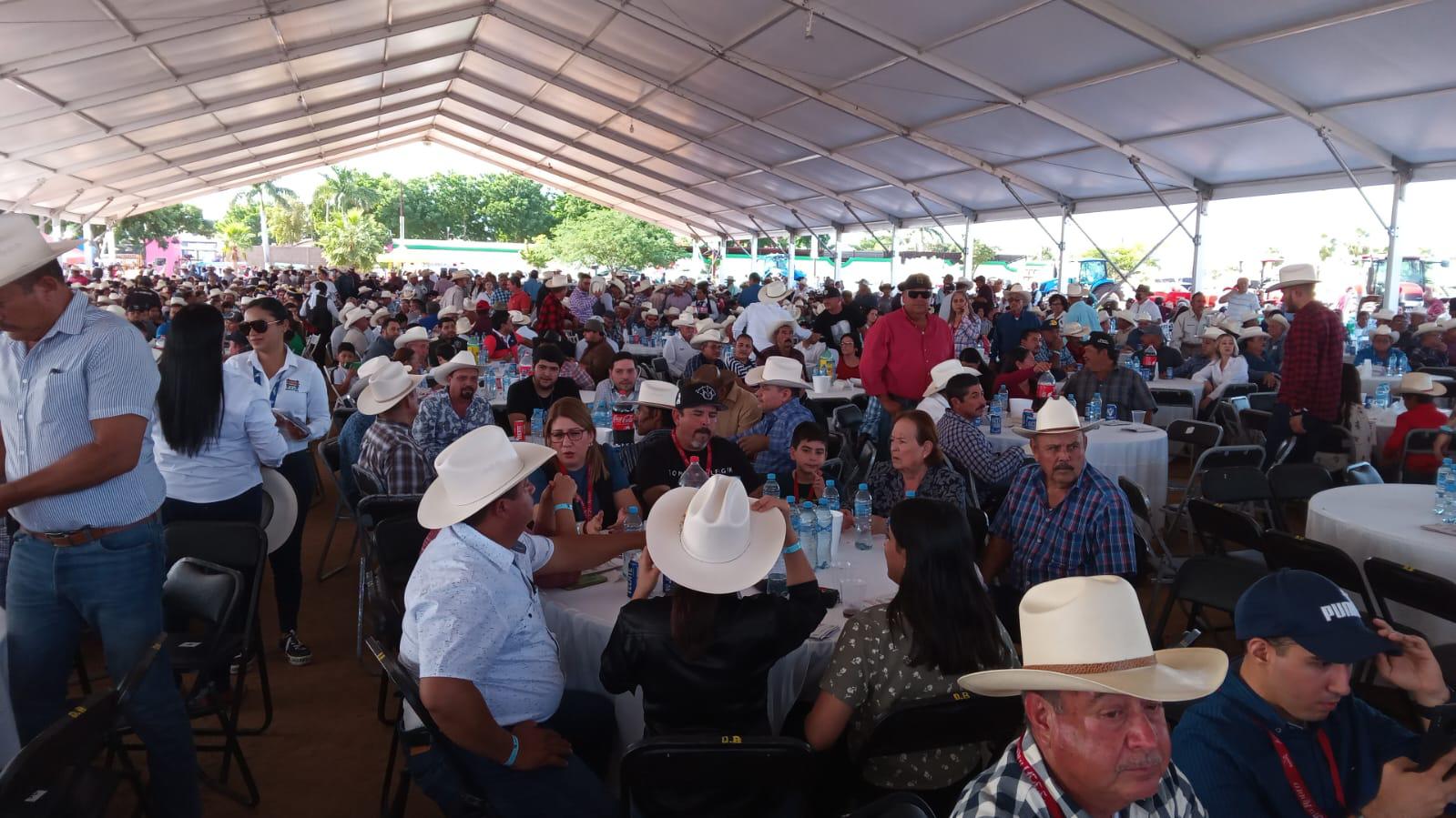 $!Celebran Día del Ganadero al son de la tambora en Culiacán