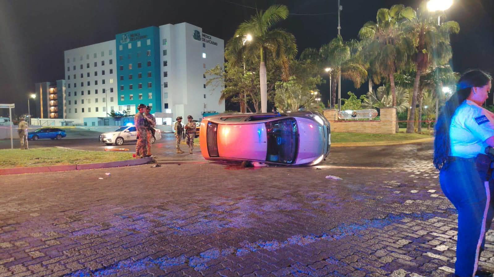 $!Volcadura en La Marina Mazatlán deja una mujer sin vida y dos lesionadas