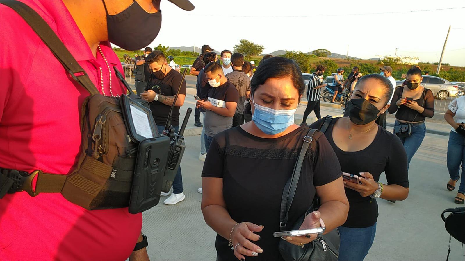 $!Mazatlecos se vuelcan al Kraken para escuchar a Christian Nodal