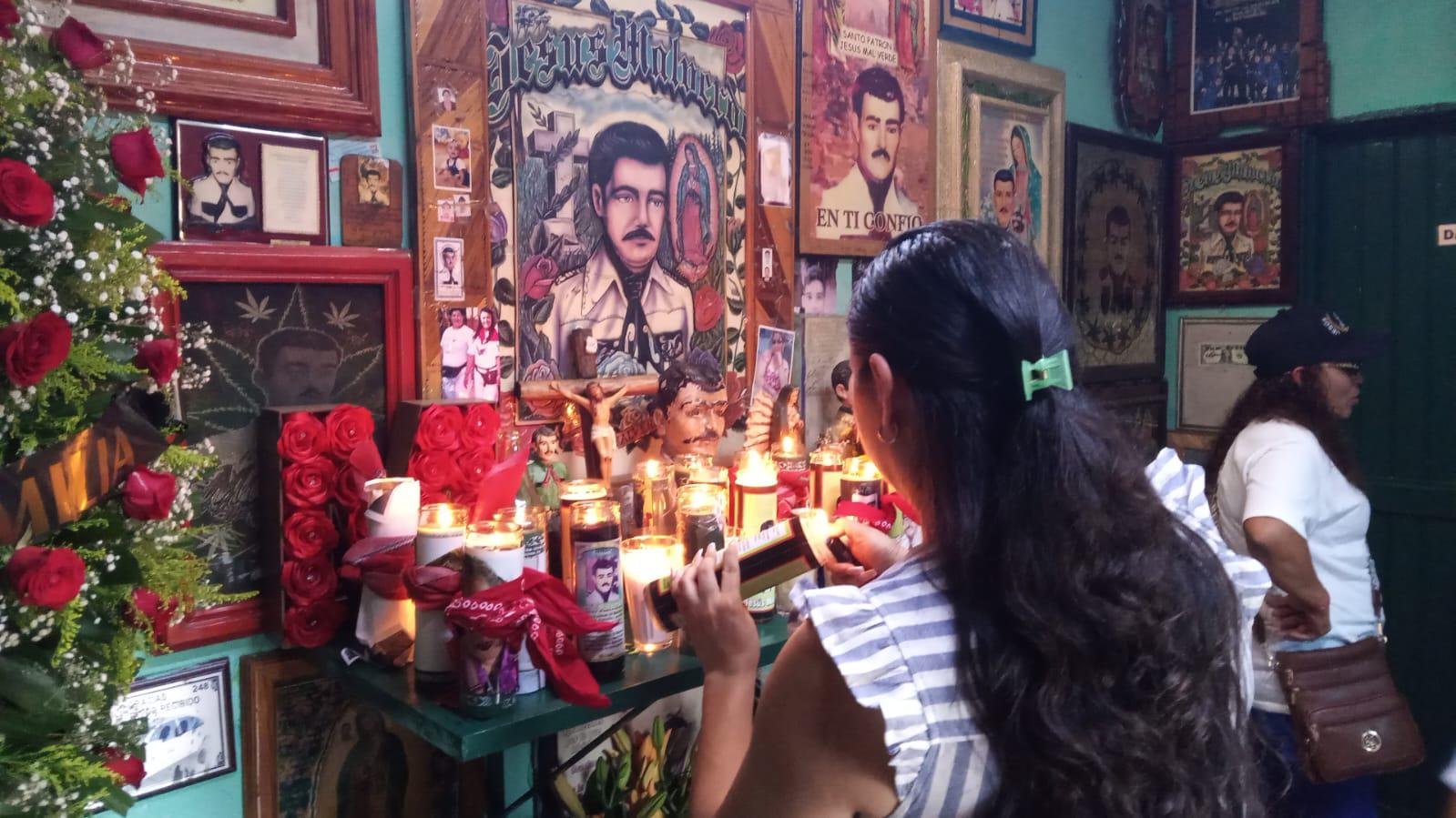 $!Desde dintintas partes del País, fieles visitan la capilla de Malverde para celebrar su aniversario