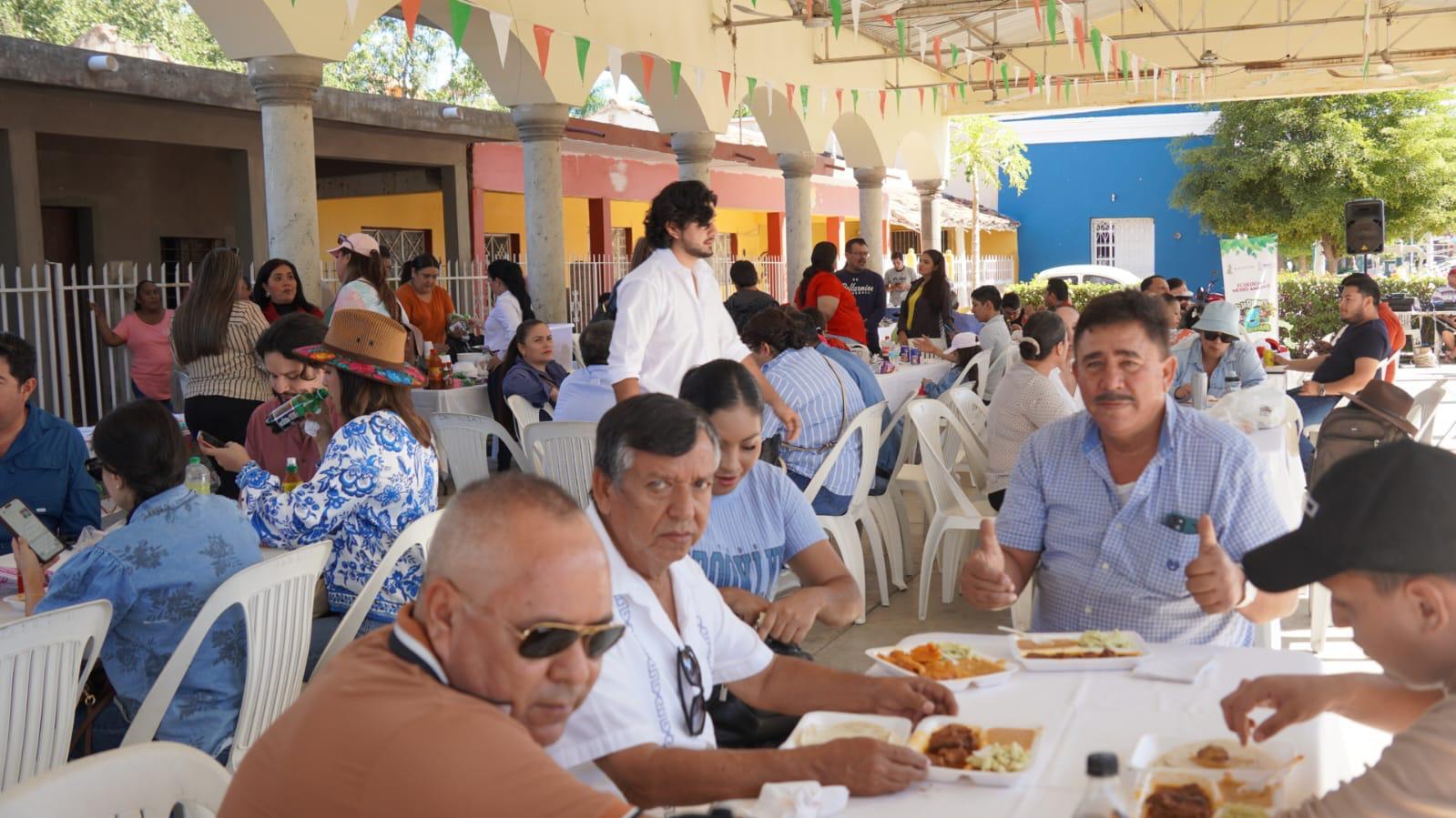 $!Celebran el Primer Tianguis de Artesanías y Comida Típica de El Recodo