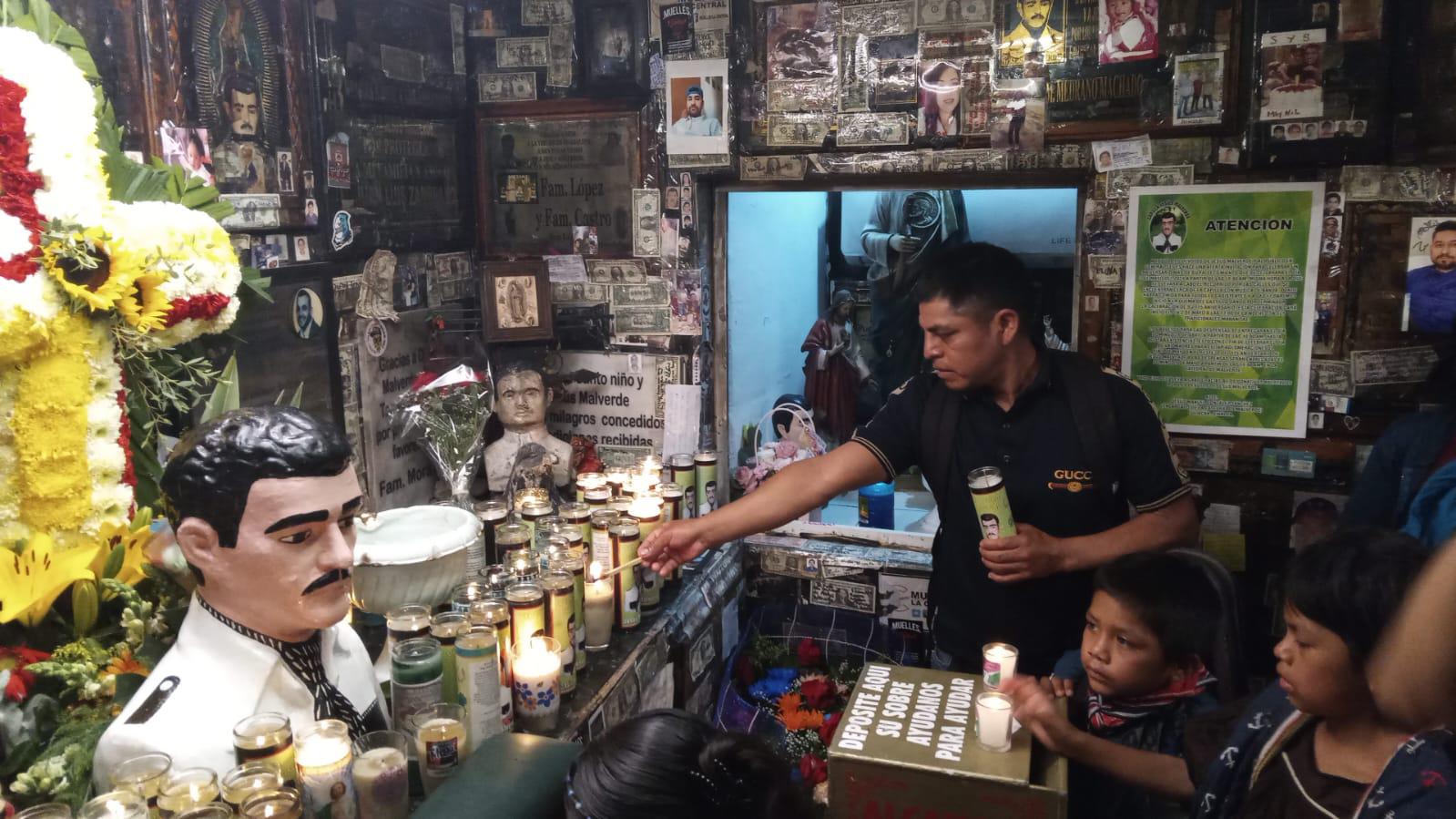 $!Desde dintintas partes del País, fieles visitan la capilla de Malverde para celebrar su aniversario