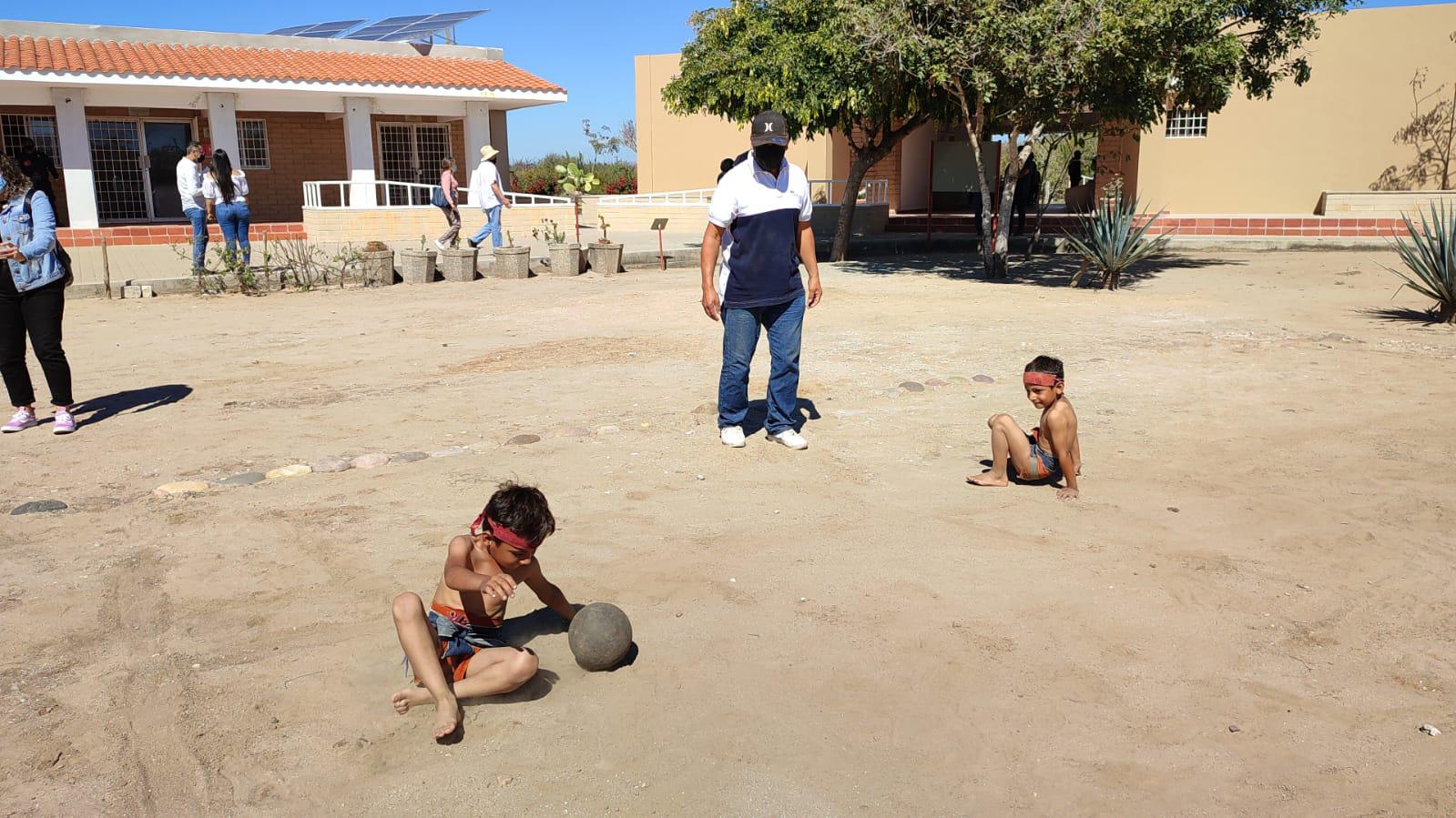 $!En Las Labradas, desde niños les enseñan el ancestral juego del Ulama