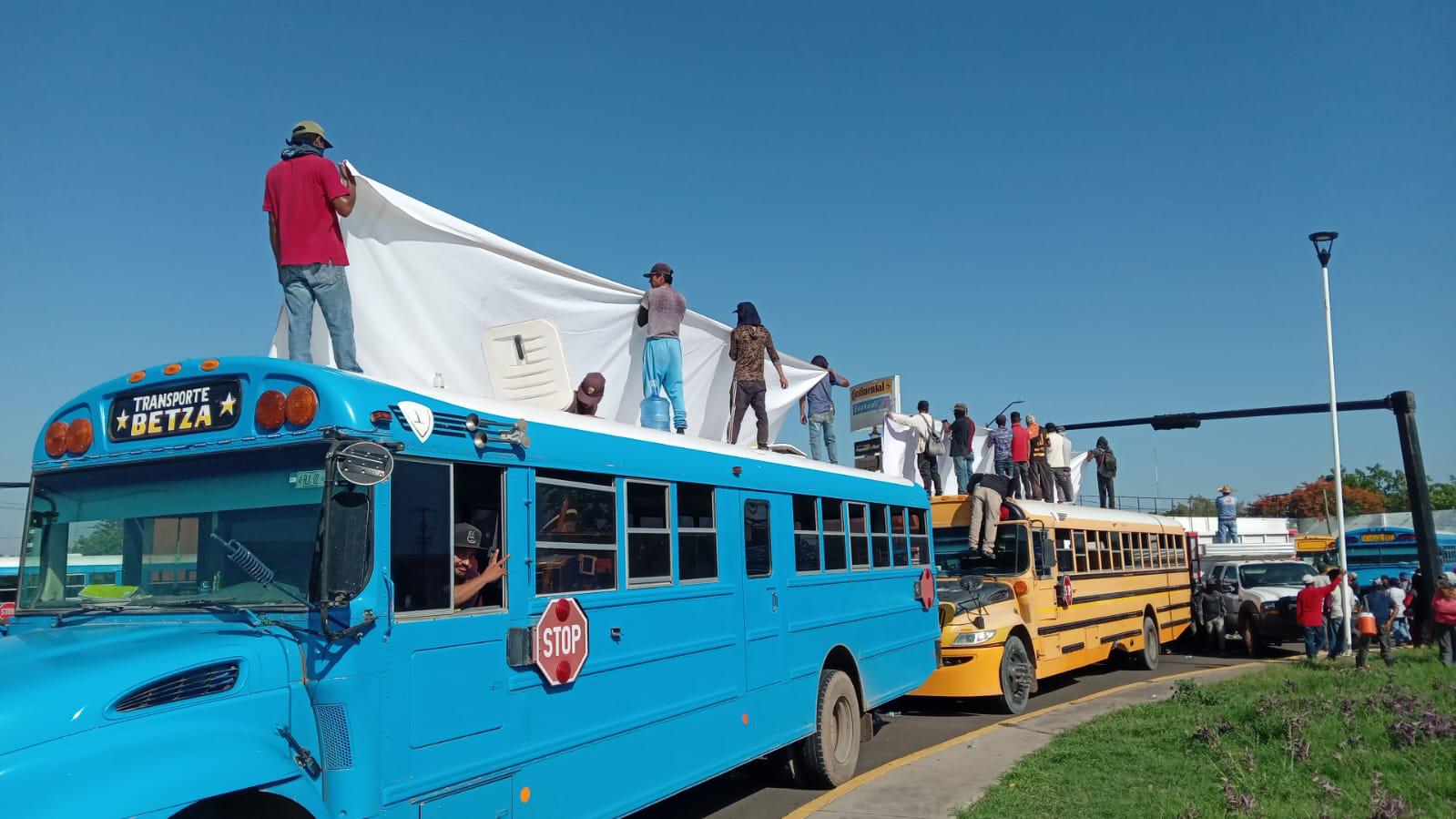 $!Protestan por desapariciones forzadas y colapsan avenidas en Culiacán