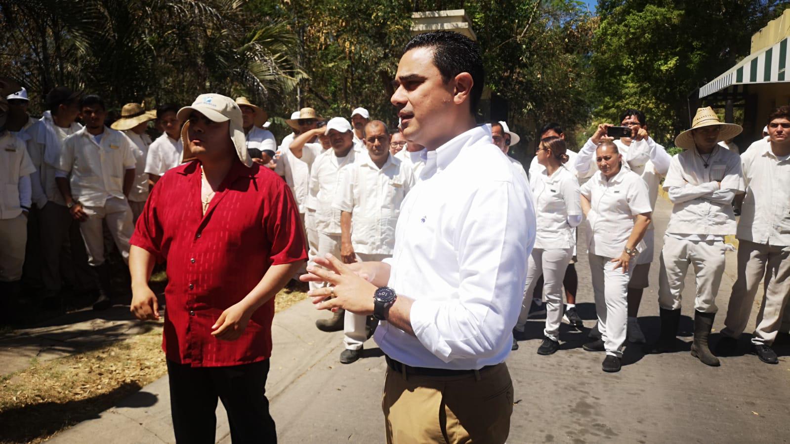 $!Trabajadores de hotel en Mazatlán se manifiestan exigiendo utilidades